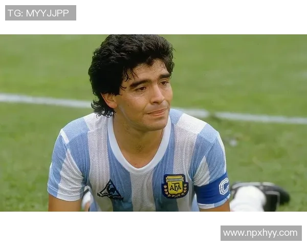 足球巨星幕后生活揭秘:从训练场到私人时光的日常点滴 足球巨星幕后生活揭秘:从训练场到私人时光的日常点滴